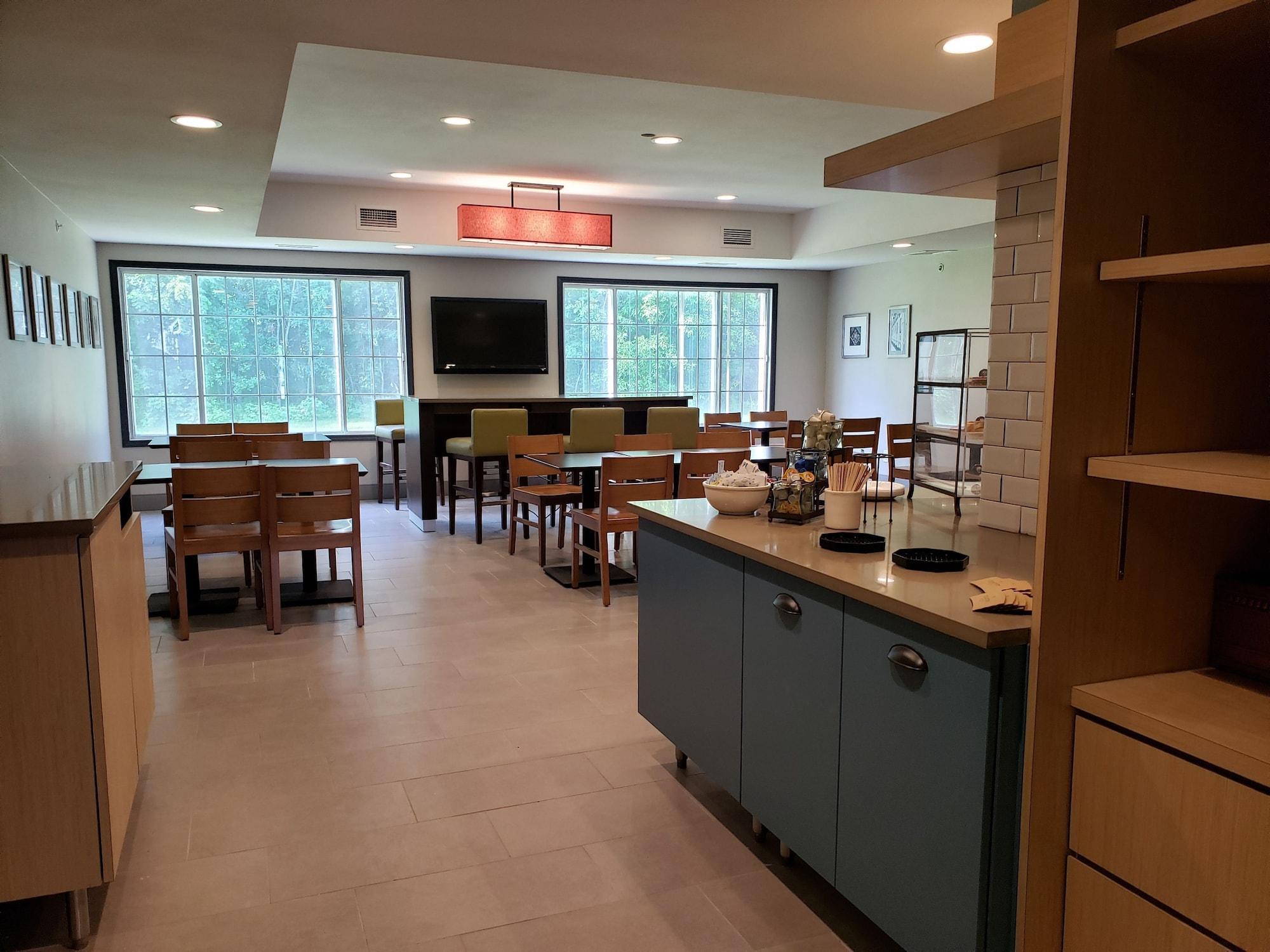 Country Inn & Suites By Radisson, Detroit Lakes, Mn Экстерьер фото
